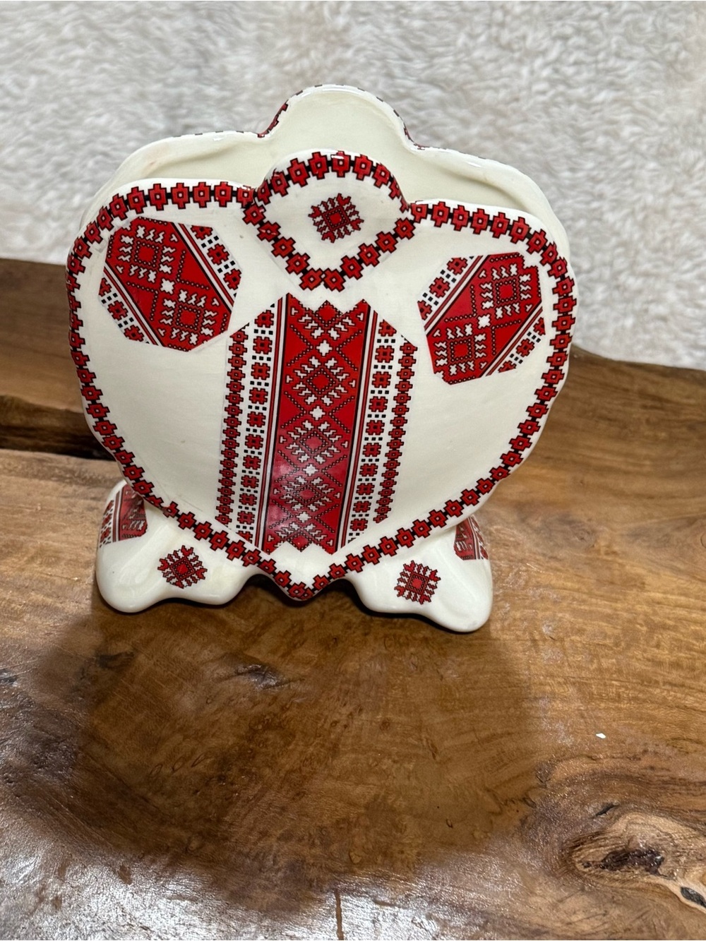 Ukrainian pattern ceramic napkin holder